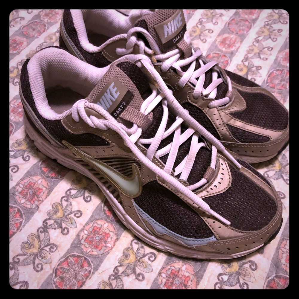 Nike tennis shoes